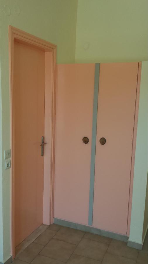 יאליסוס Takis Hotel Apartments מראה חיצוני תמונה