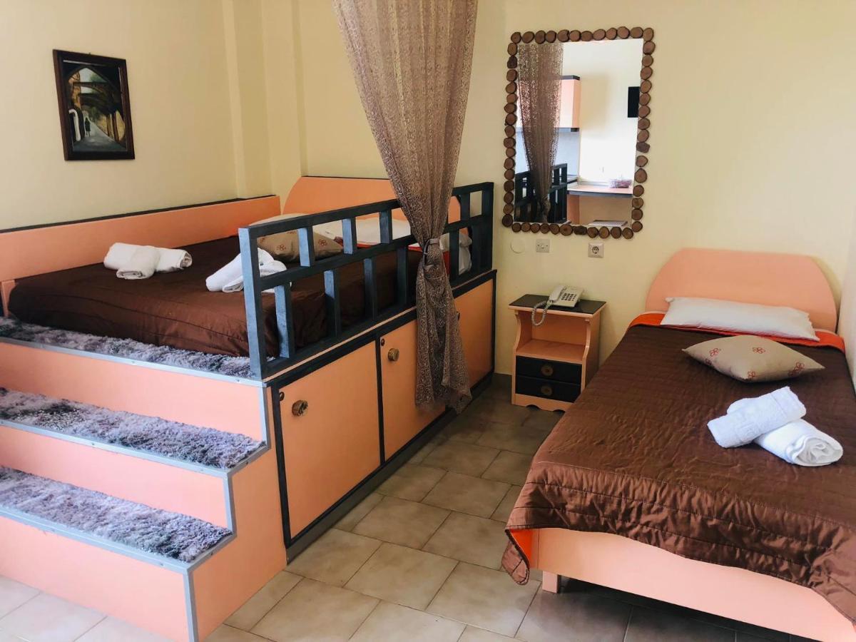 יאליסוס Takis Hotel Apartments מראה חיצוני תמונה
