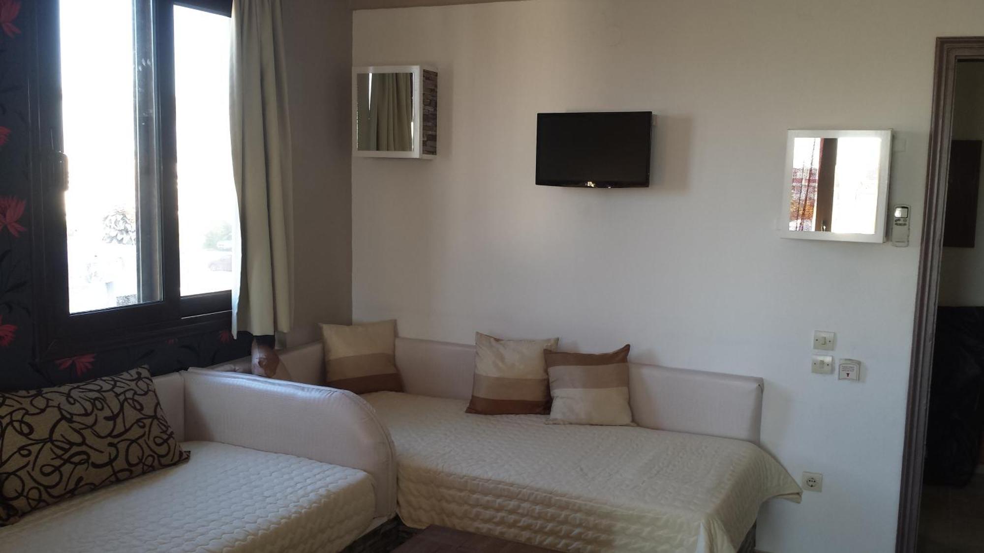 יאליסוס Takis Hotel Apartments מראה חיצוני תמונה