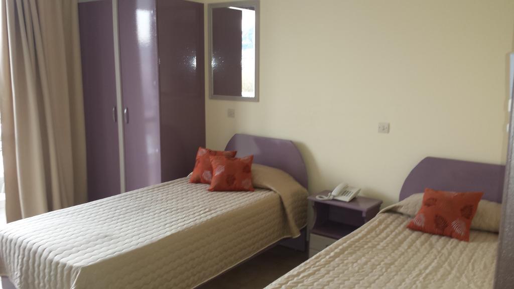 יאליסוס Takis Hotel Apartments מראה חיצוני תמונה