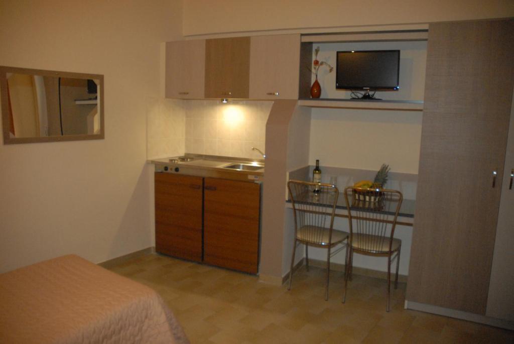 יאליסוס Takis Hotel Apartments חדר תמונה