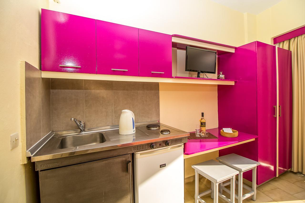 יאליסוס Takis Hotel Apartments מראה חיצוני תמונה