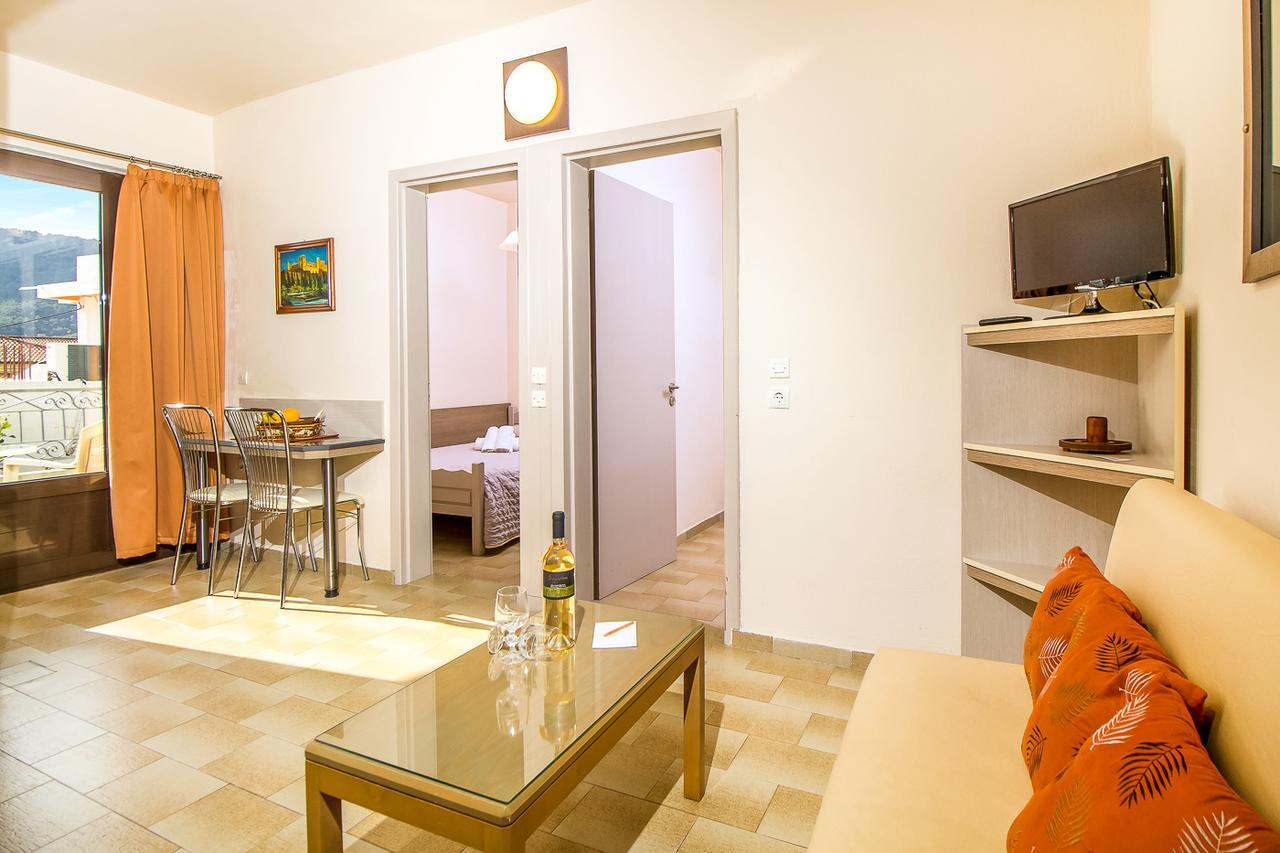 יאליסוס Takis Hotel Apartments מראה חיצוני תמונה