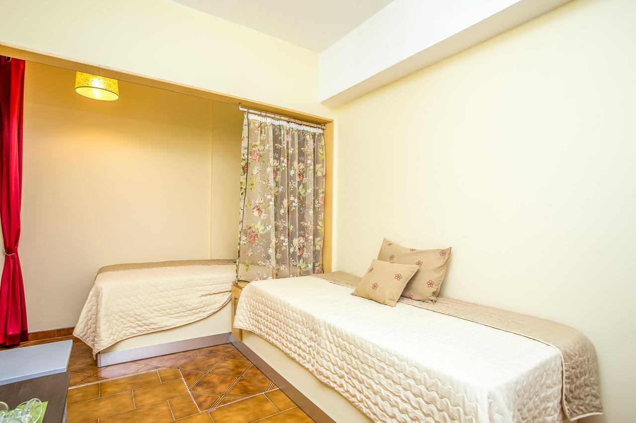 יאליסוס Takis Hotel Apartments מראה חיצוני תמונה