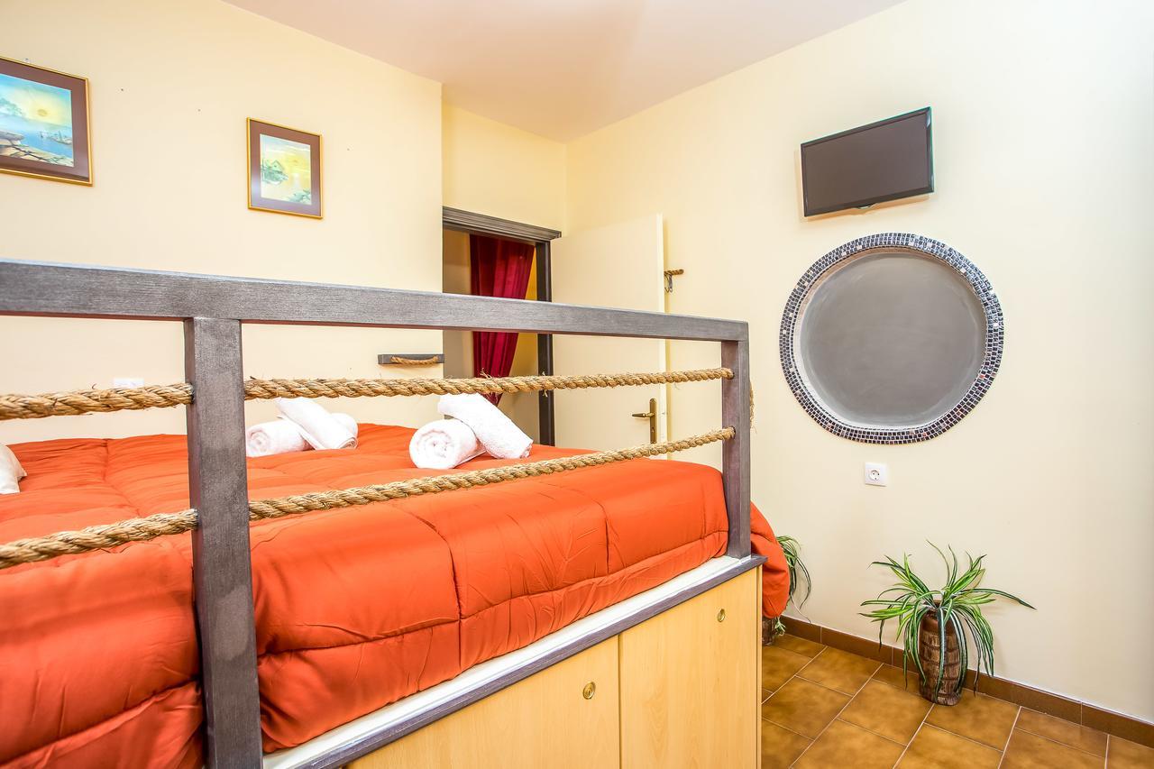 יאליסוס Takis Hotel Apartments מראה חיצוני תמונה