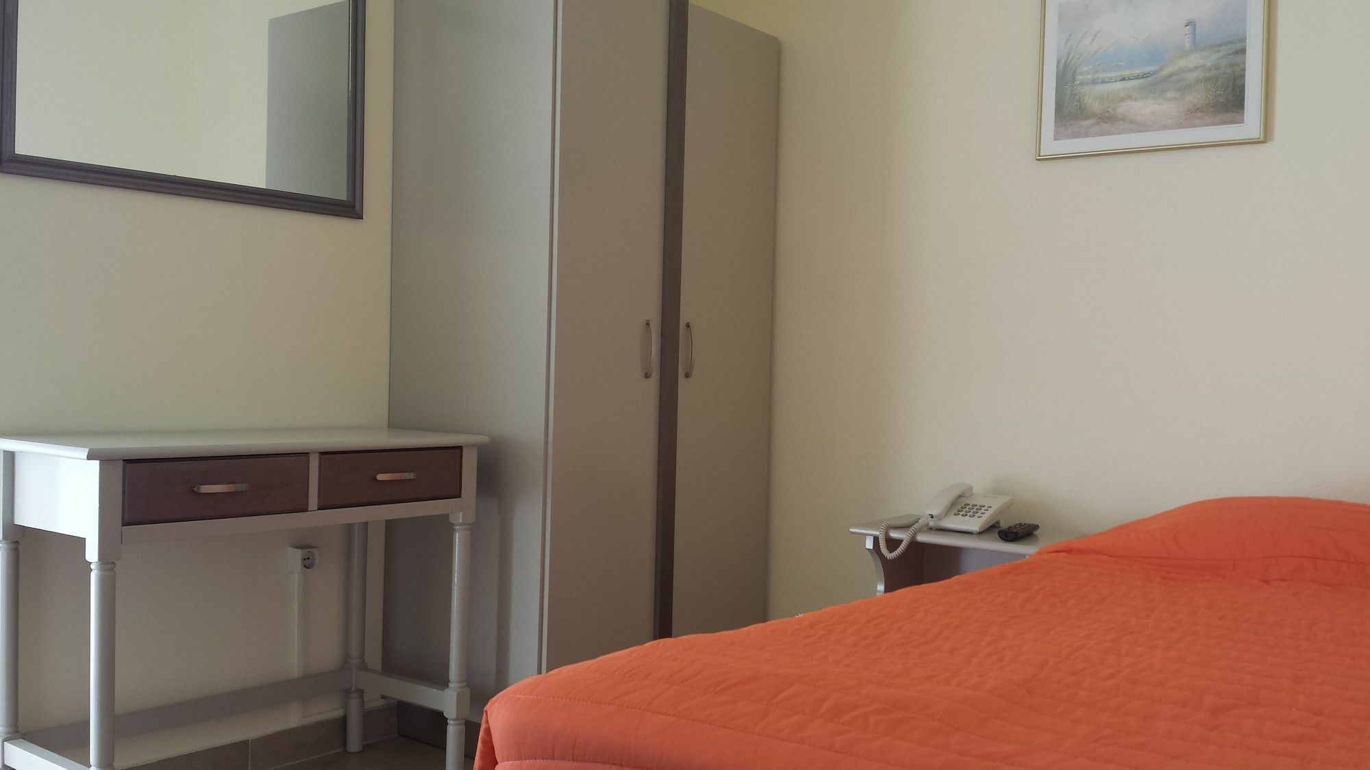 יאליסוס Takis Hotel Apartments מראה חיצוני תמונה