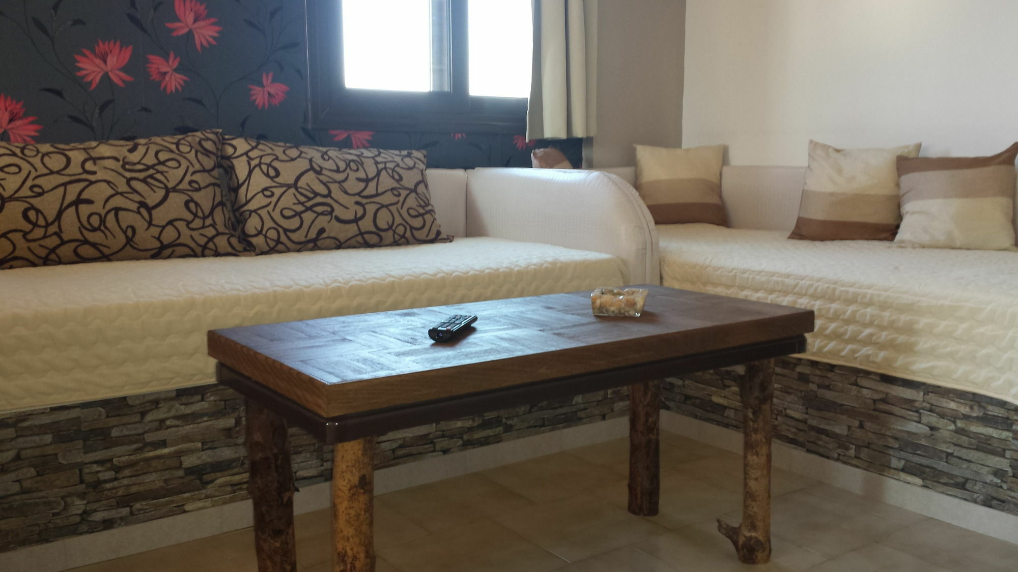 יאליסוס Takis Hotel Apartments מראה חיצוני תמונה