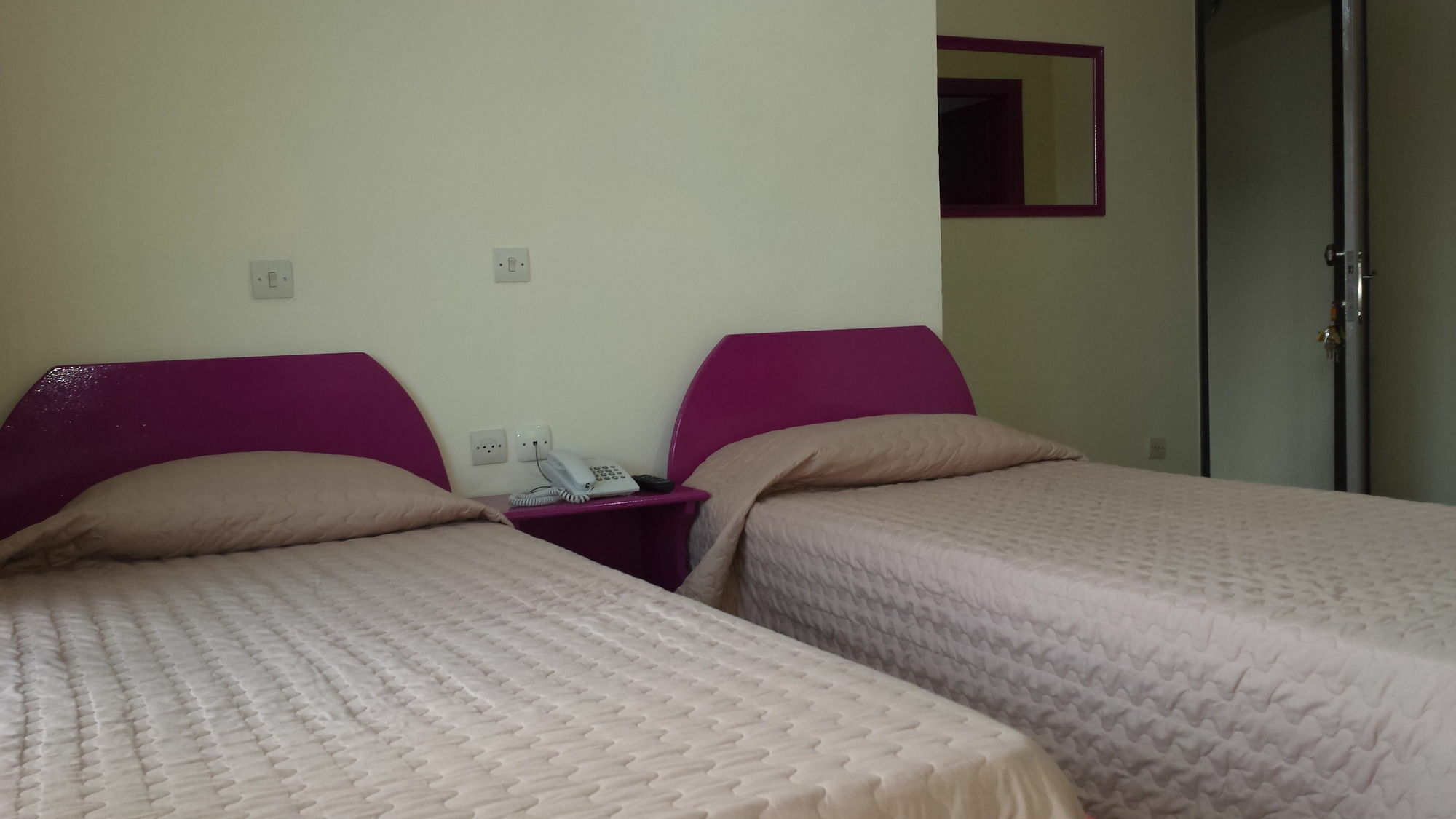 יאליסוס Takis Hotel Apartments מראה חיצוני תמונה
