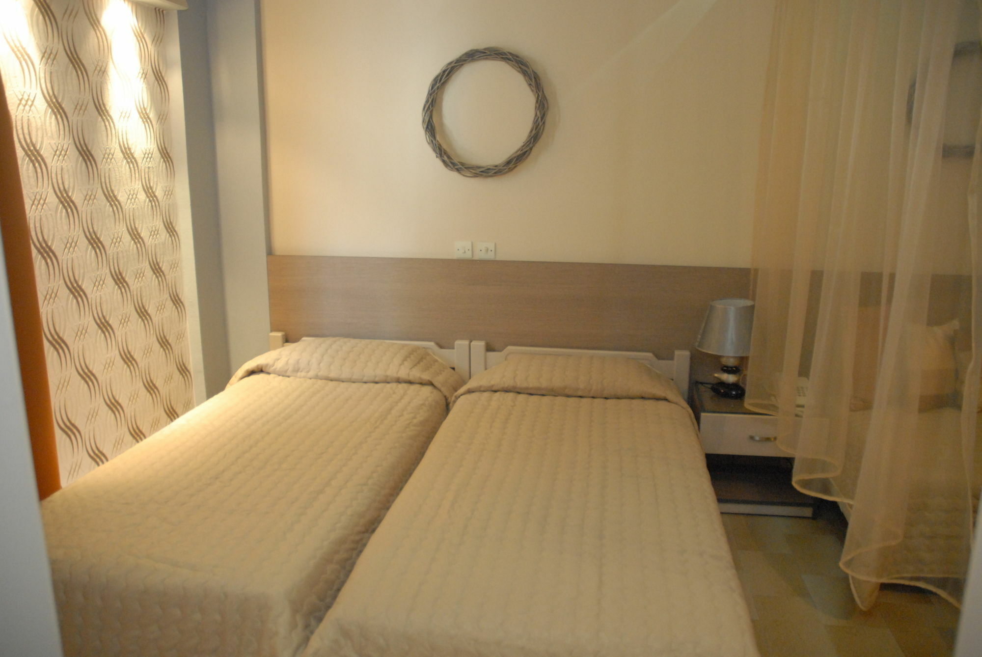 יאליסוס Takis Hotel Apartments מראה חיצוני תמונה